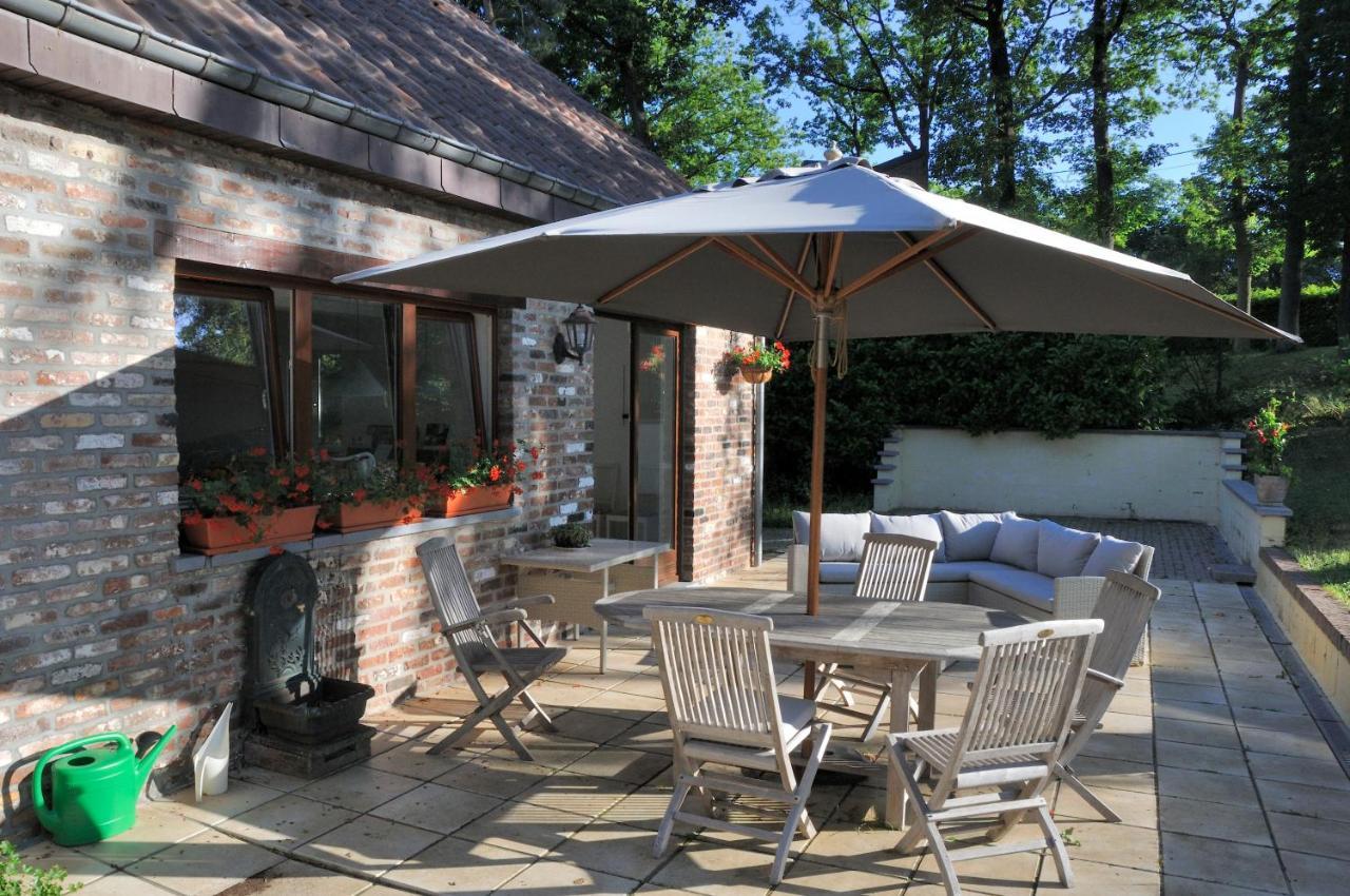 Suite Familiale Avec 2 Chambres Dans Une Villa - Quartier Vert Et Boise - 5 Kms De Namur Luaran gambar