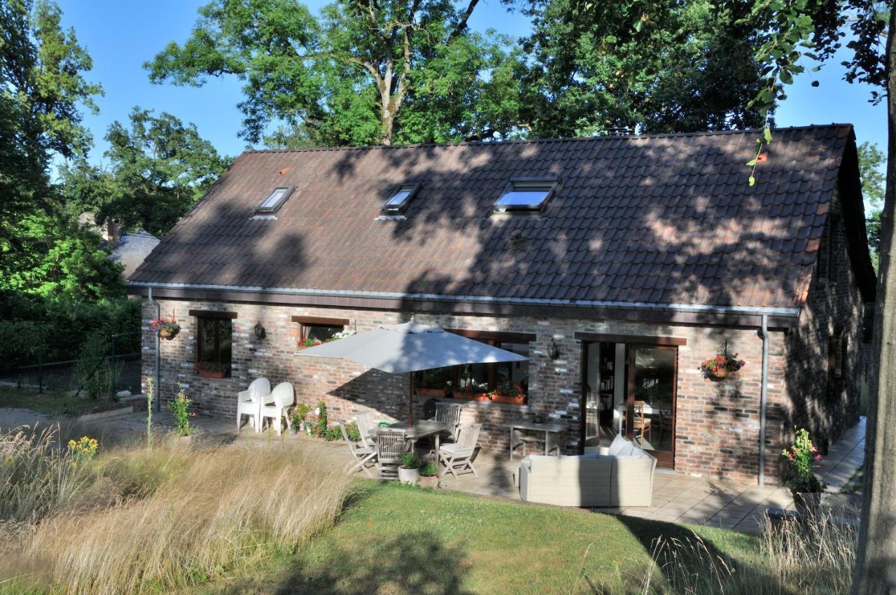 Suite Familiale Avec 2 Chambres Dans Une Villa - Quartier Vert Et Boise - 5 Kms De Namur Luaran gambar