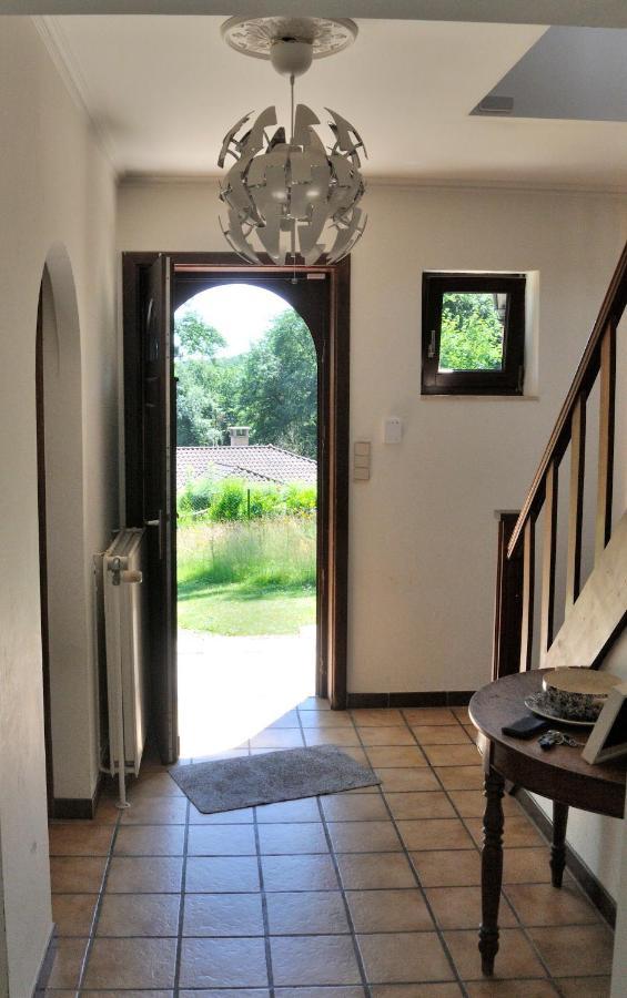 Suite Familiale Avec 2 Chambres Dans Une Villa - Quartier Vert Et Boise - 5 Kms De Namur Luaran gambar