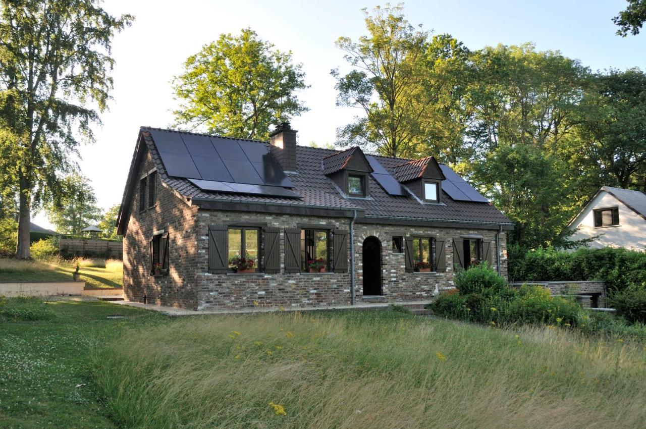 Suite Familiale Avec 2 Chambres Dans Une Villa - Quartier Vert Et Boise - 5 Kms De Namur Luaran gambar