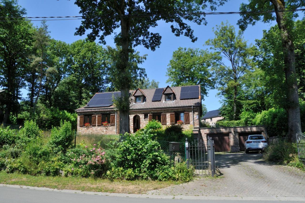 Suite Familiale Avec 2 Chambres Dans Une Villa - Quartier Vert Et Boise - 5 Kms De Namur Luaran gambar
