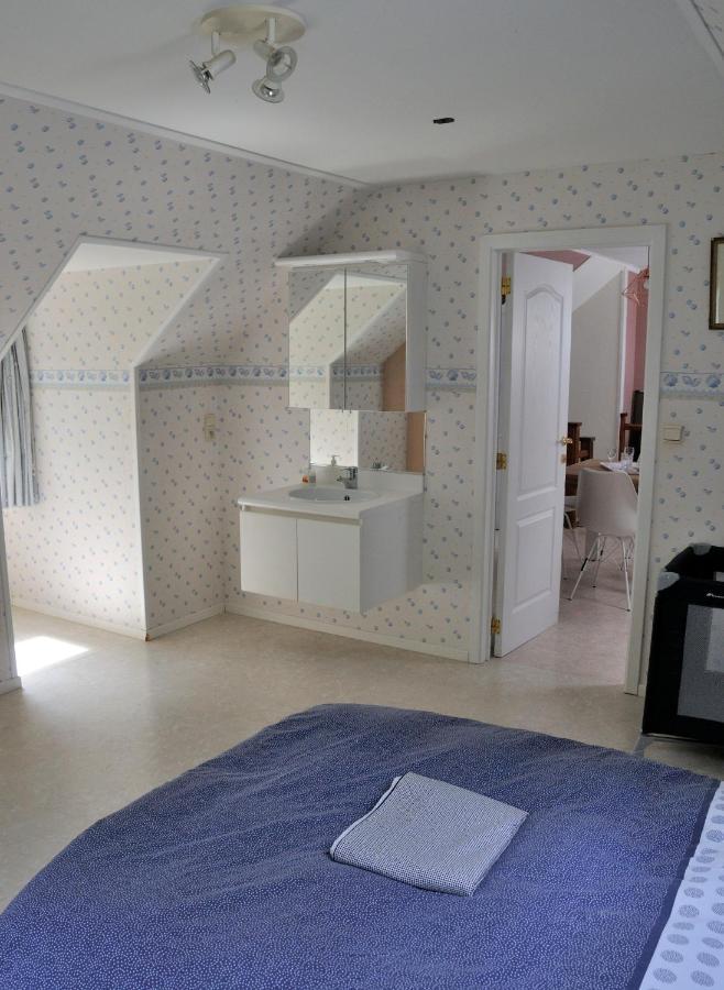 Suite Familiale Avec 2 Chambres Dans Une Villa - Quartier Vert Et Boise - 5 Kms De Namur Luaran gambar